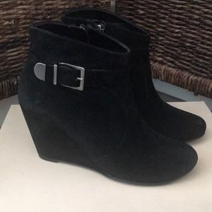 BCBG Wedge booties
